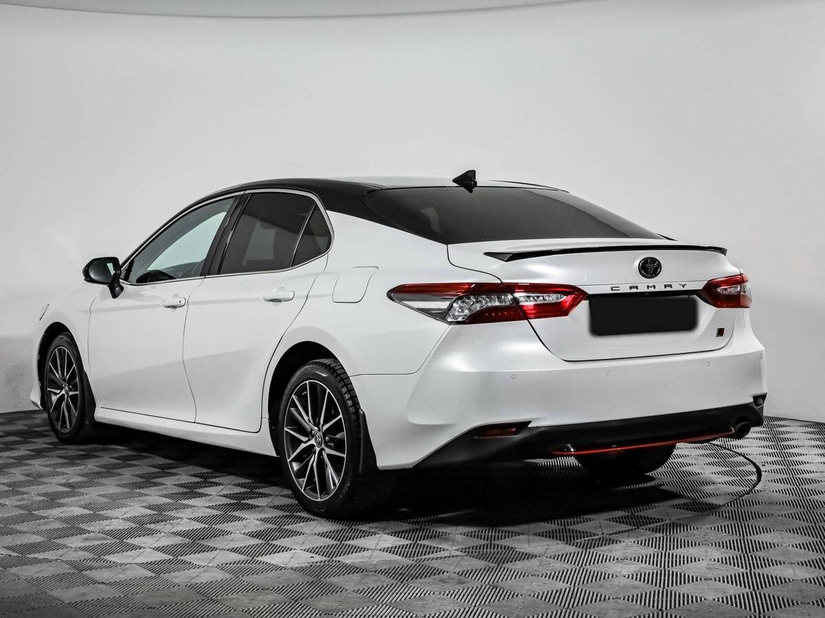 Toyota Camry 2021 года с пробегом. Фото: #6