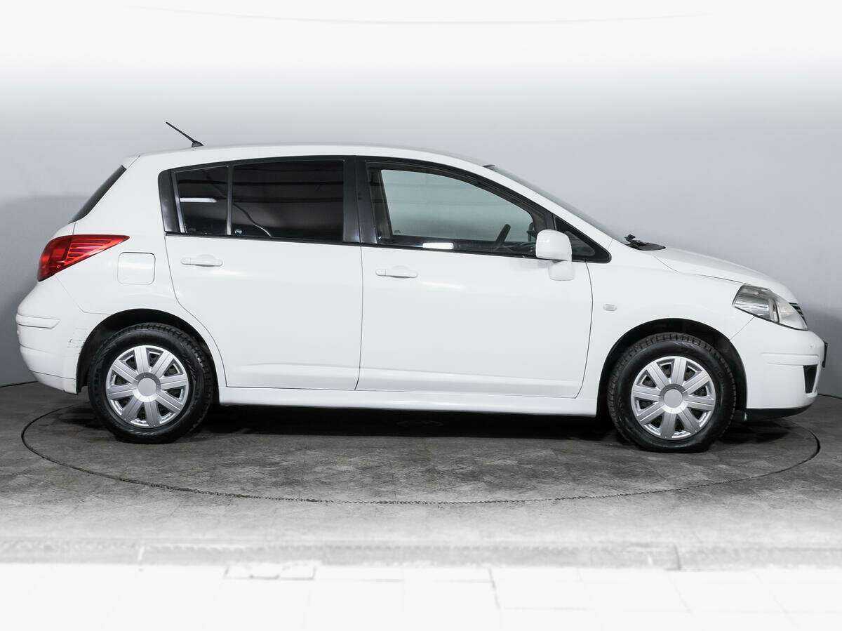 Nissan Tiida 2013 года с пробегом. Фото: #3