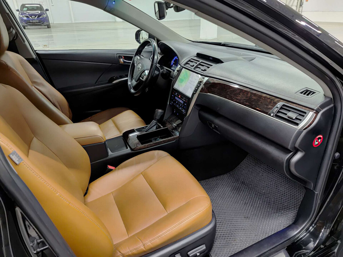 Toyota Camry 2018 года с пробегом. Фото: #10