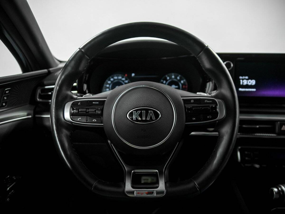 Kia K5 2021 года с пробегом. Фото: #8