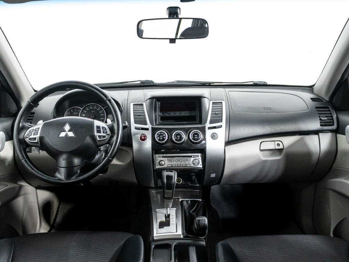 Mitsubishi Pajero Sport 2012 года с пробегом. Фото: #13
