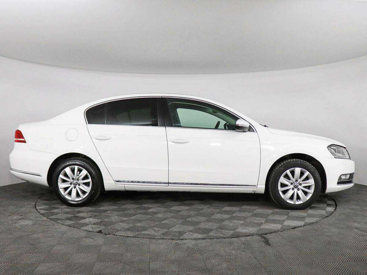 Volkswagen Passat 2013 года с пробегом. Фото: #3