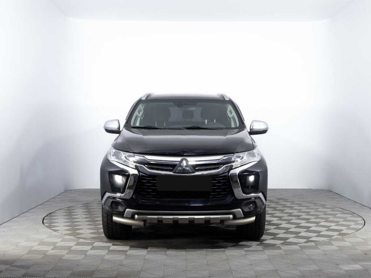 Mitsubishi Pajero Sport 2017 года с пробегом. Фото: #1