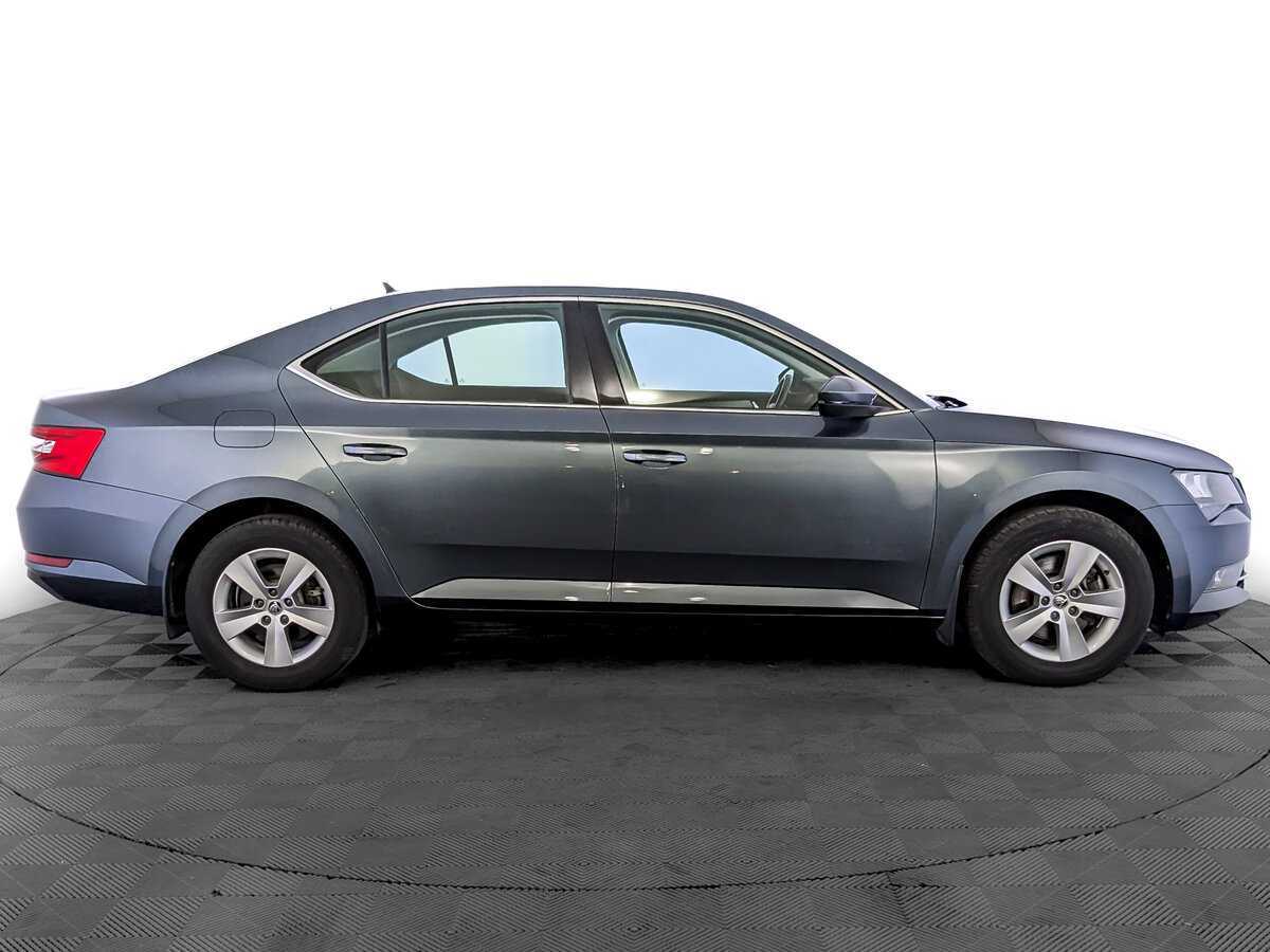 Skoda Superb 2019 года с пробегом. Фото: #3