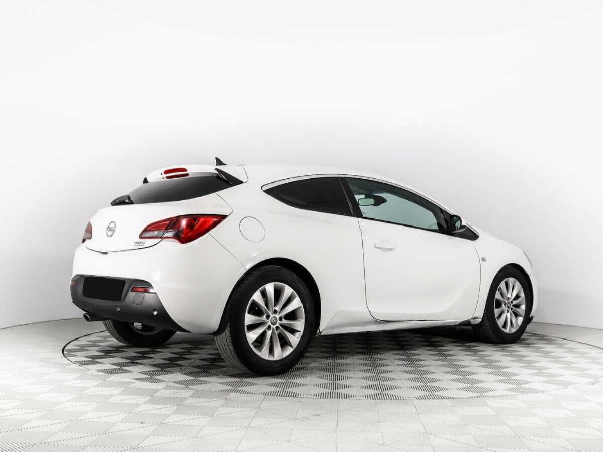 Opel Astra 2012 года с пробегом. Фото: #4
