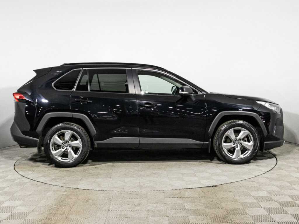 Toyota RAV4 2020 года с пробегом. Фото: #3
