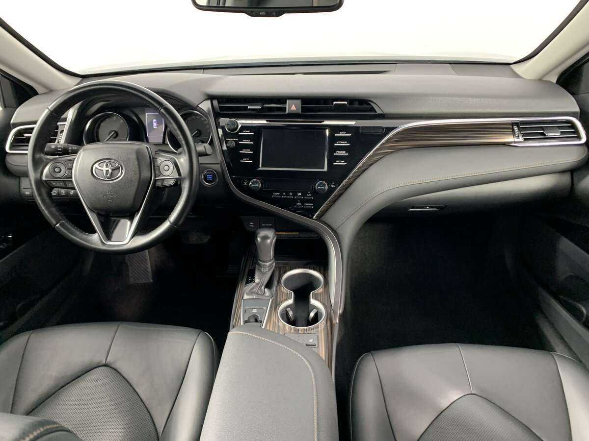 Toyota Camry 2019 года с пробегом. Фото: #11