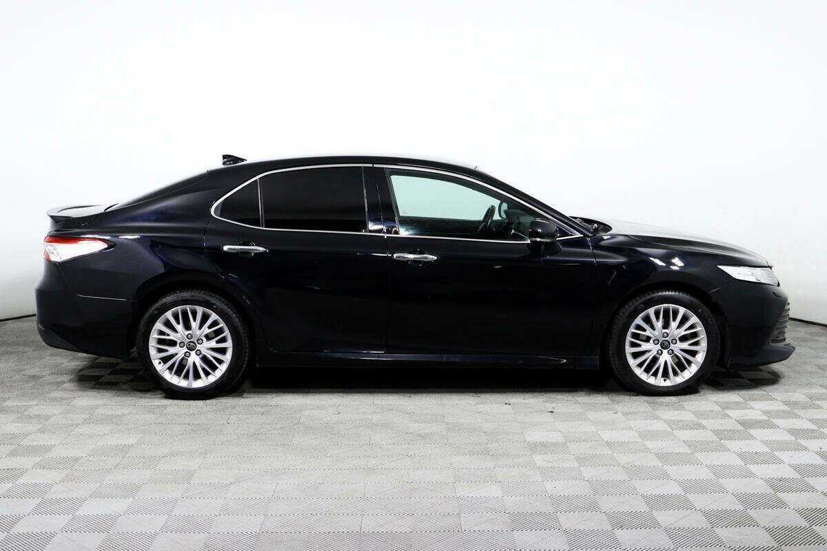 Toyota Camry 2018 года с пробегом. Фото: #3
