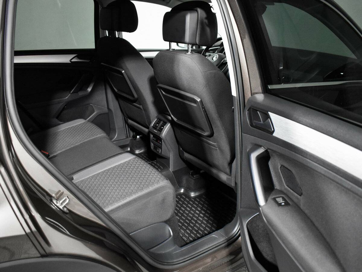 Volkswagen Tiguan 2018 года с пробегом. Фото: #11