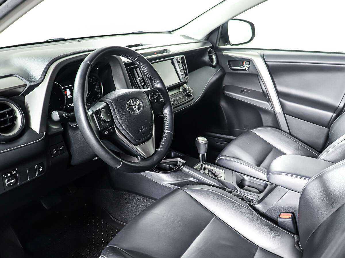 Toyota RAV4 2018 года с пробегом. Фото: #12