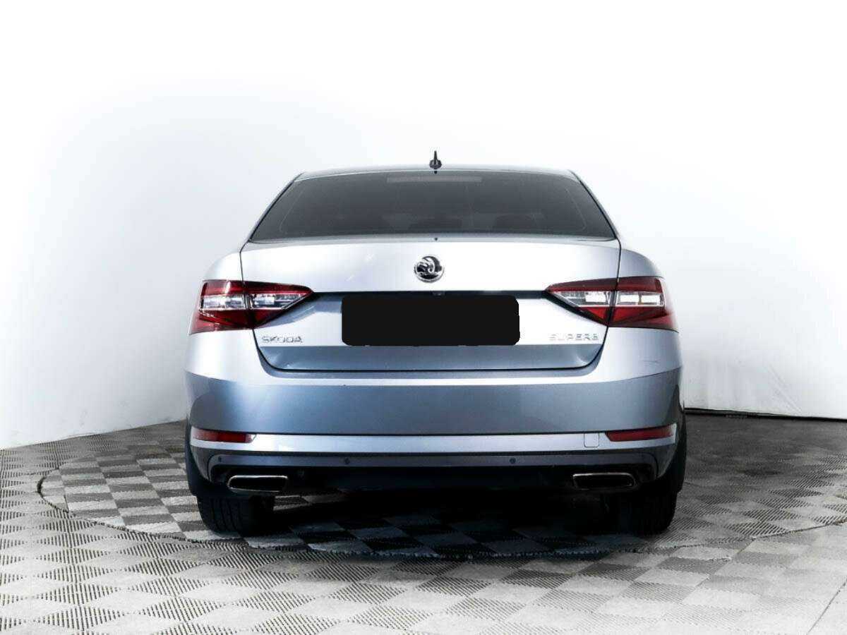 Skoda Superb 2019 года с пробегом. Фото: #3