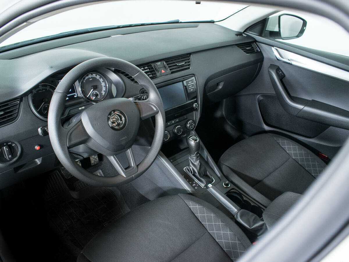 Skoda Octavia 2019 года с пробегом. Фото: #12