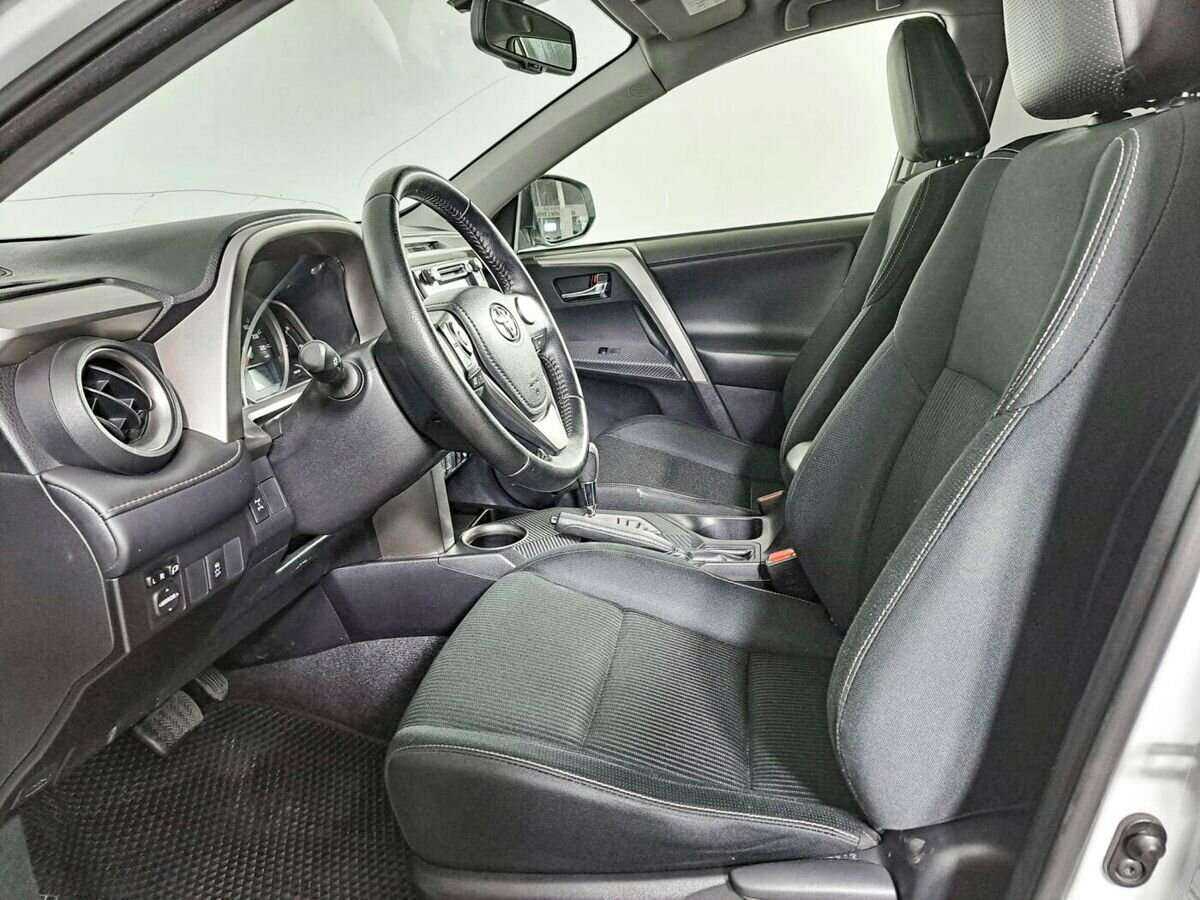 Toyota RAV4 2014 года с пробегом. Фото: #14