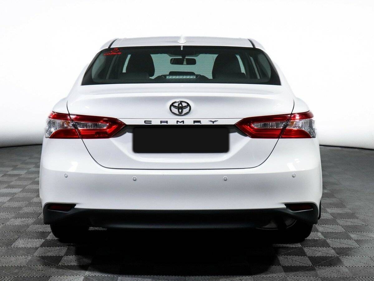 Toyota Camry 2021 года с пробегом. Фото: #5