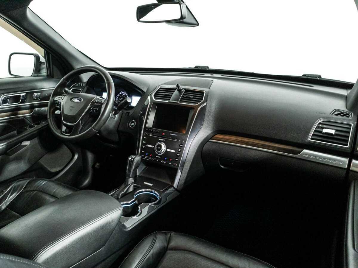Ford Explorer 2015 года с пробегом. Фото: #8