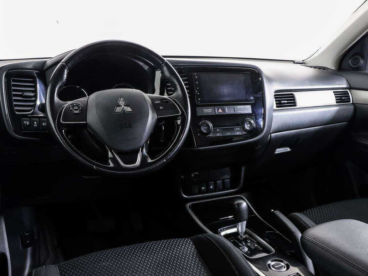 Mitsubishi Outlander 2018 года с пробегом. Фото: #8