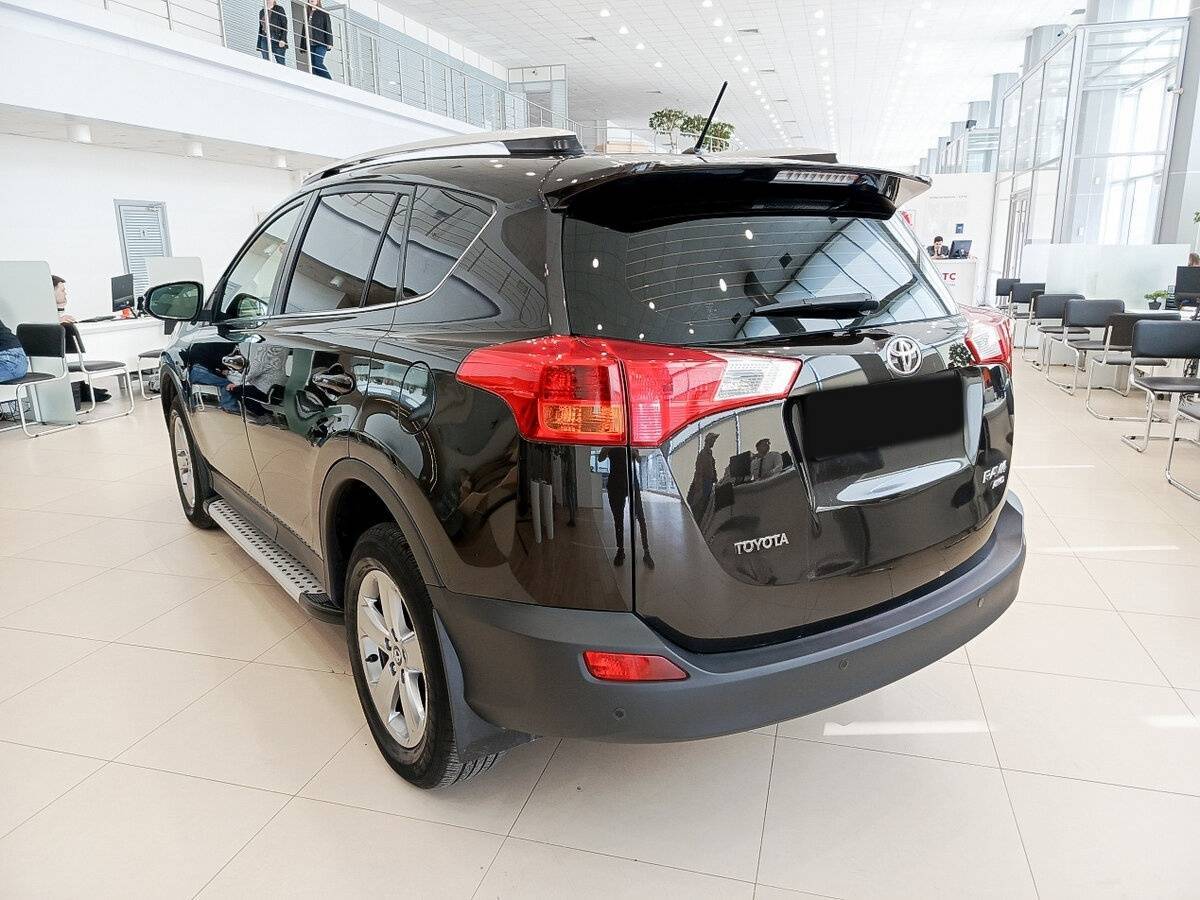 Toyota RAV4 2015 года с пробегом. Фото: #6