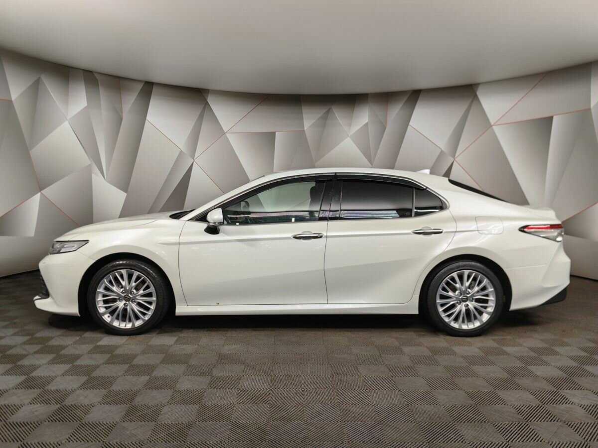 Toyota Camry 2020 года с пробегом. Фото: #4