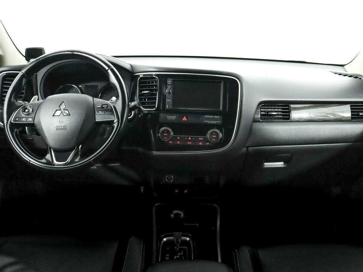 Mitsubishi Outlander 2017 года с пробегом. Фото: #10