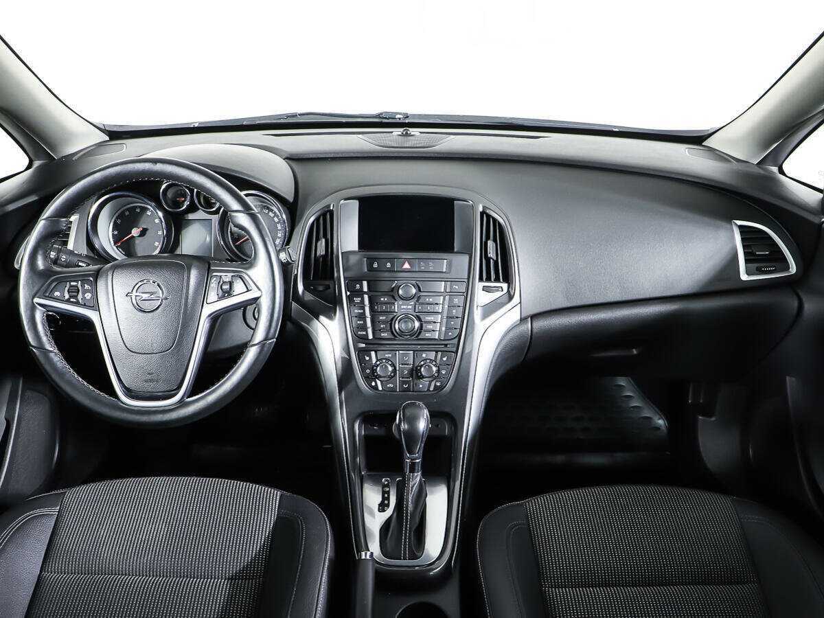Opel Astra 2012 года с пробегом. Фото: #10