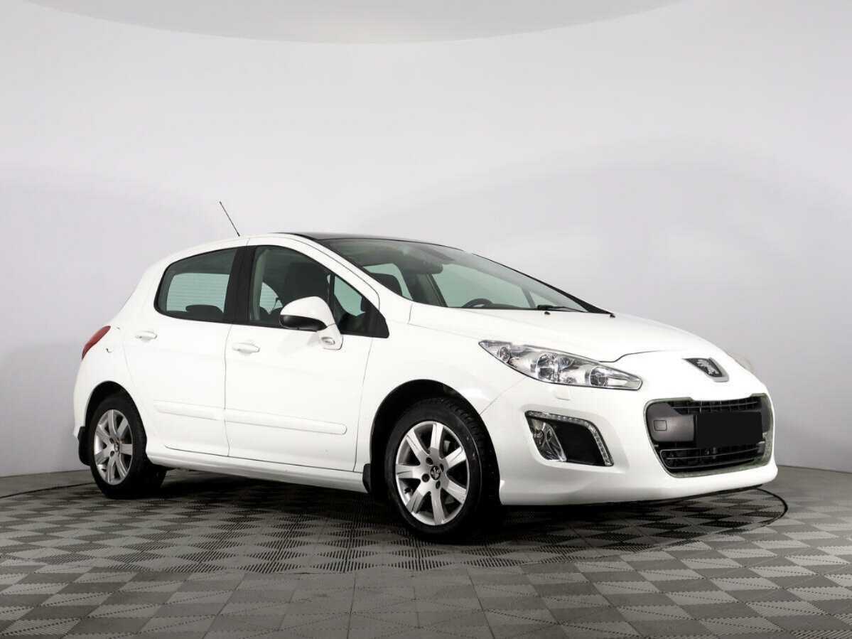 Peugeot 308 2012 года с пробегом. Фото: #2