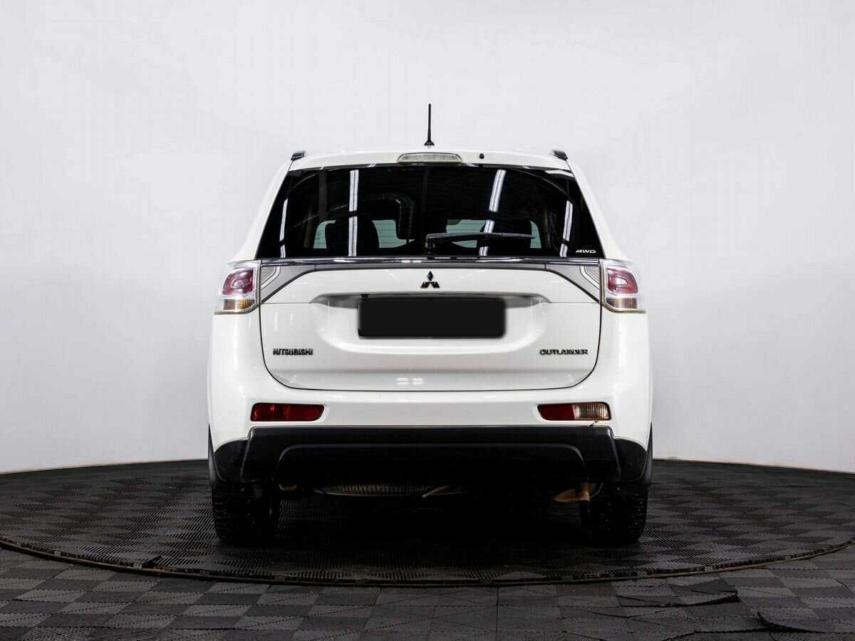 Mitsubishi Outlander 2012 года с пробегом. Фото: #4