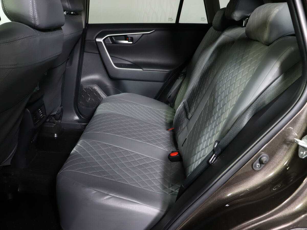 Toyota RAV4 2019 года с пробегом. Фото: #7