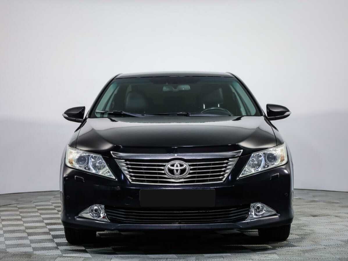 Toyota Camry 2013 года с пробегом. Посмотреть фото