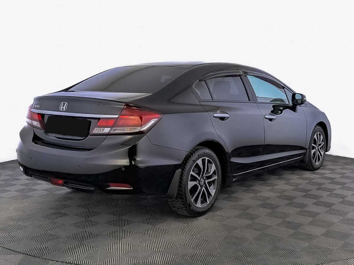 Honda Civic 2013 года с пробегом. Фото: #4
