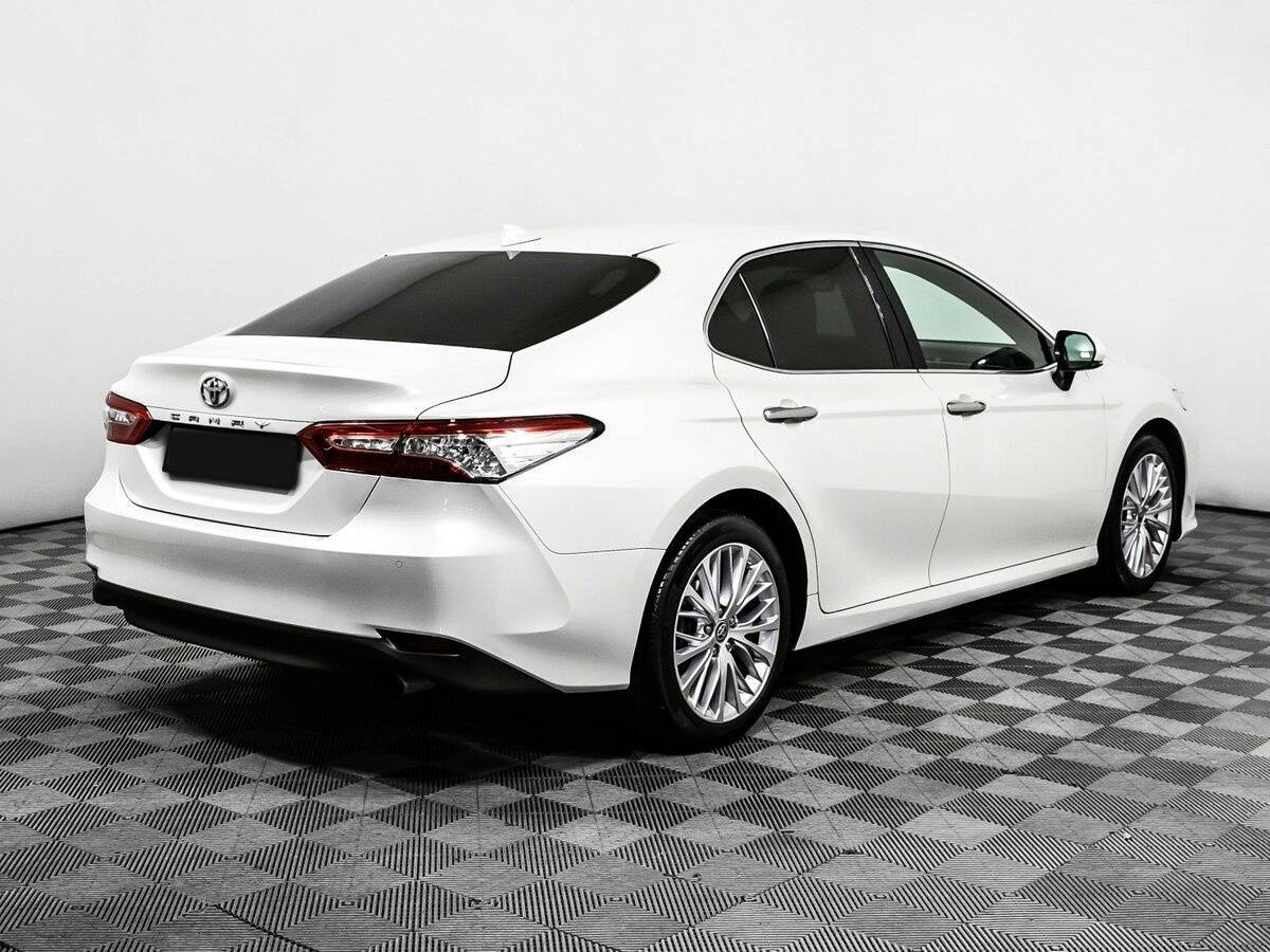Toyota Camry 2020 года с пробегом. Фото: #4
