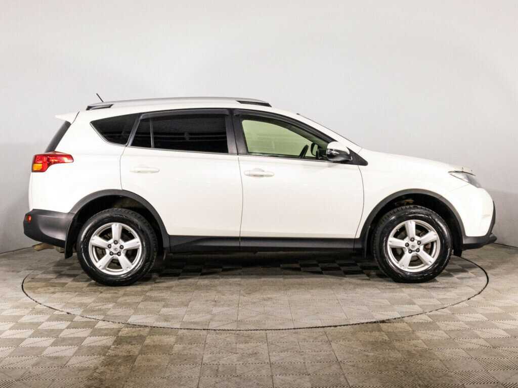Toyota RAV4 2013 года с пробегом. Фото: #3