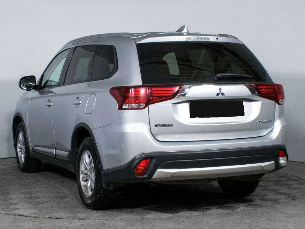 Mitsubishi Outlander 2017 года с пробегом. Фото: #5