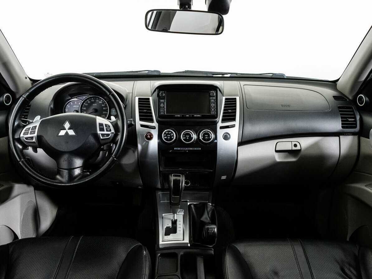 Mitsubishi Pajero Sport 2013 года с пробегом. Фото: #9