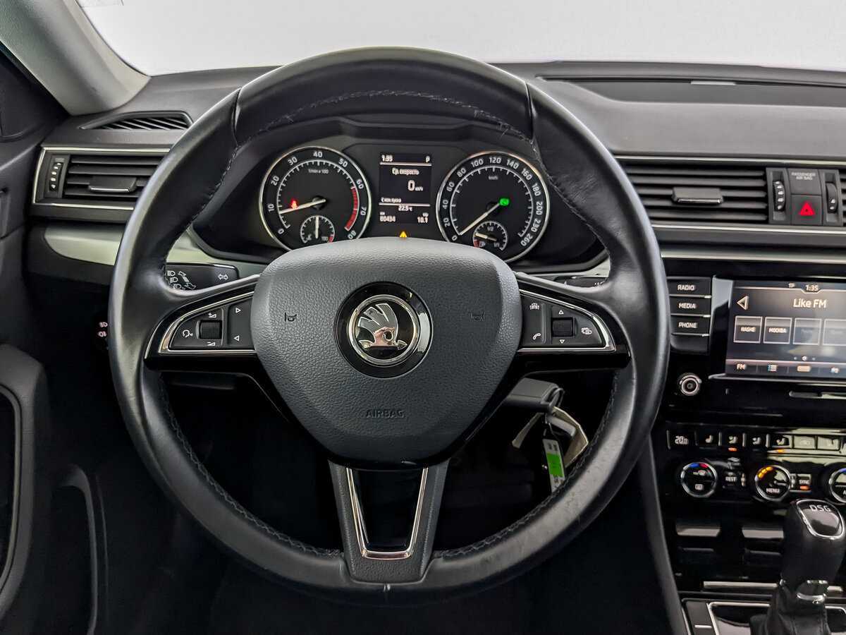 Skoda Superb 2018 года с пробегом. Фото: #18