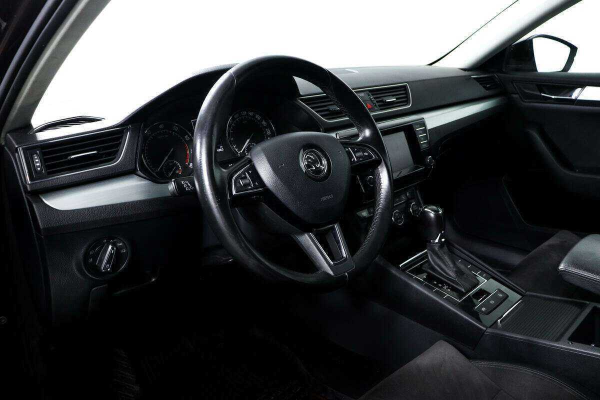 Skoda Superb 2015 года с пробегом. Фото: #12