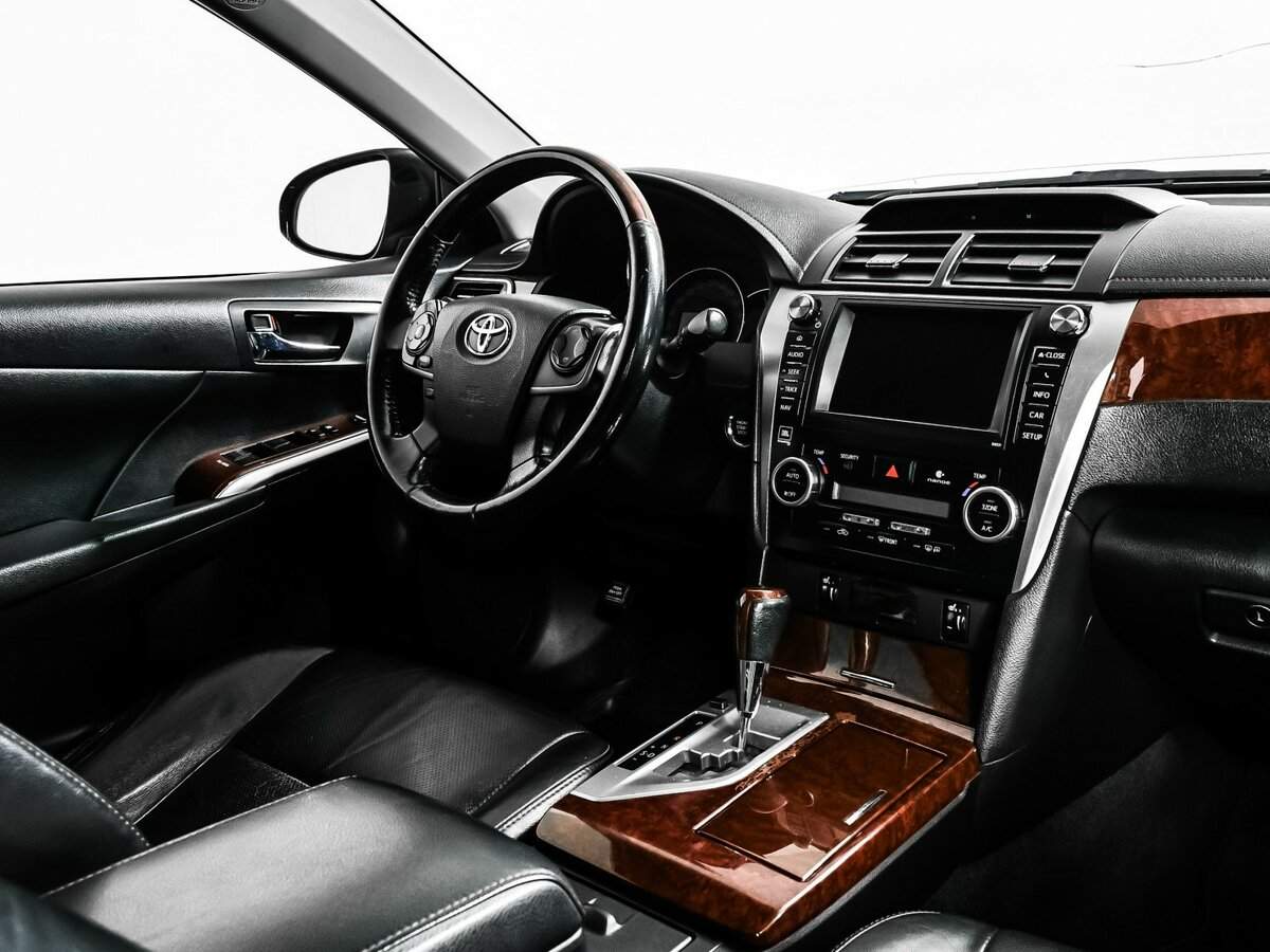 Toyota Camry 2012 года с пробегом. Фото: #8