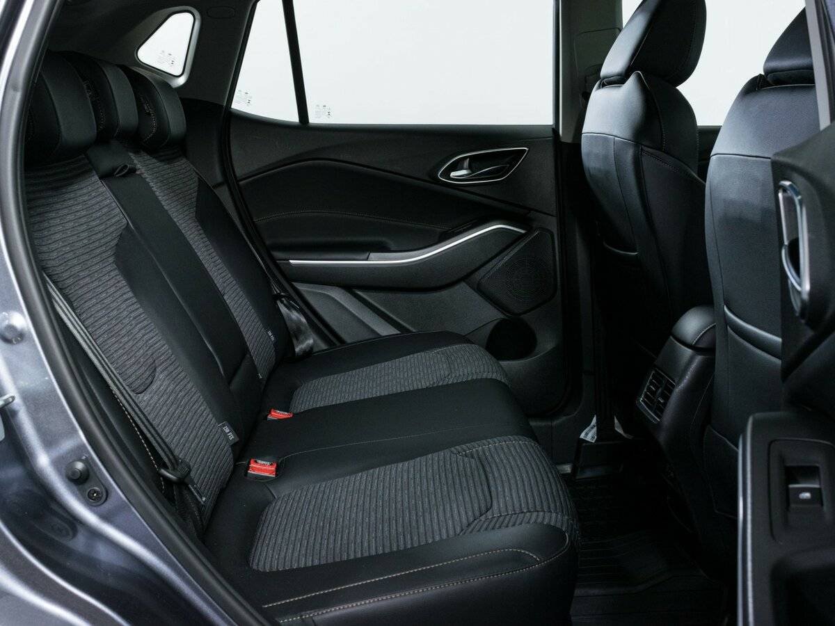 Москвич 3 2023 года с пробегом. Фото: #8