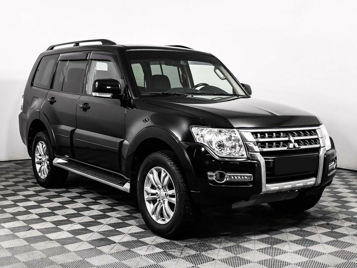 Mitsubishi Pajero 2015 года с пробегом. Фото: #2