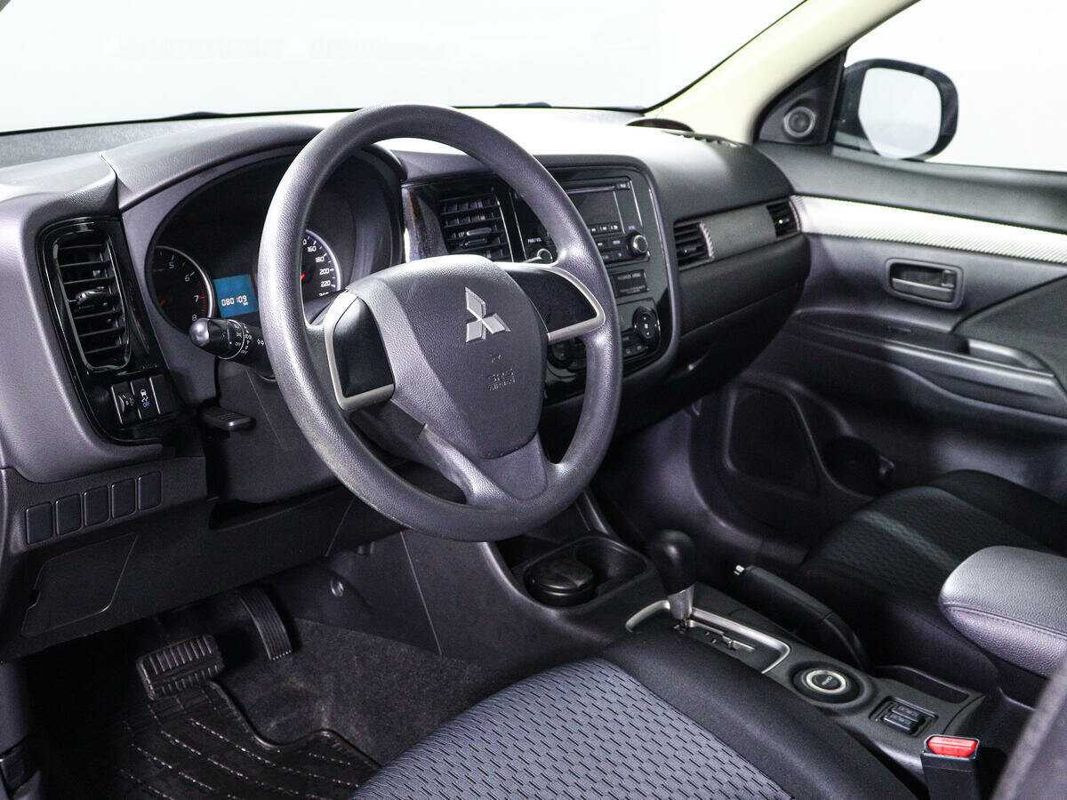 Mitsubishi Outlander 2013 года с пробегом. Фото: #13