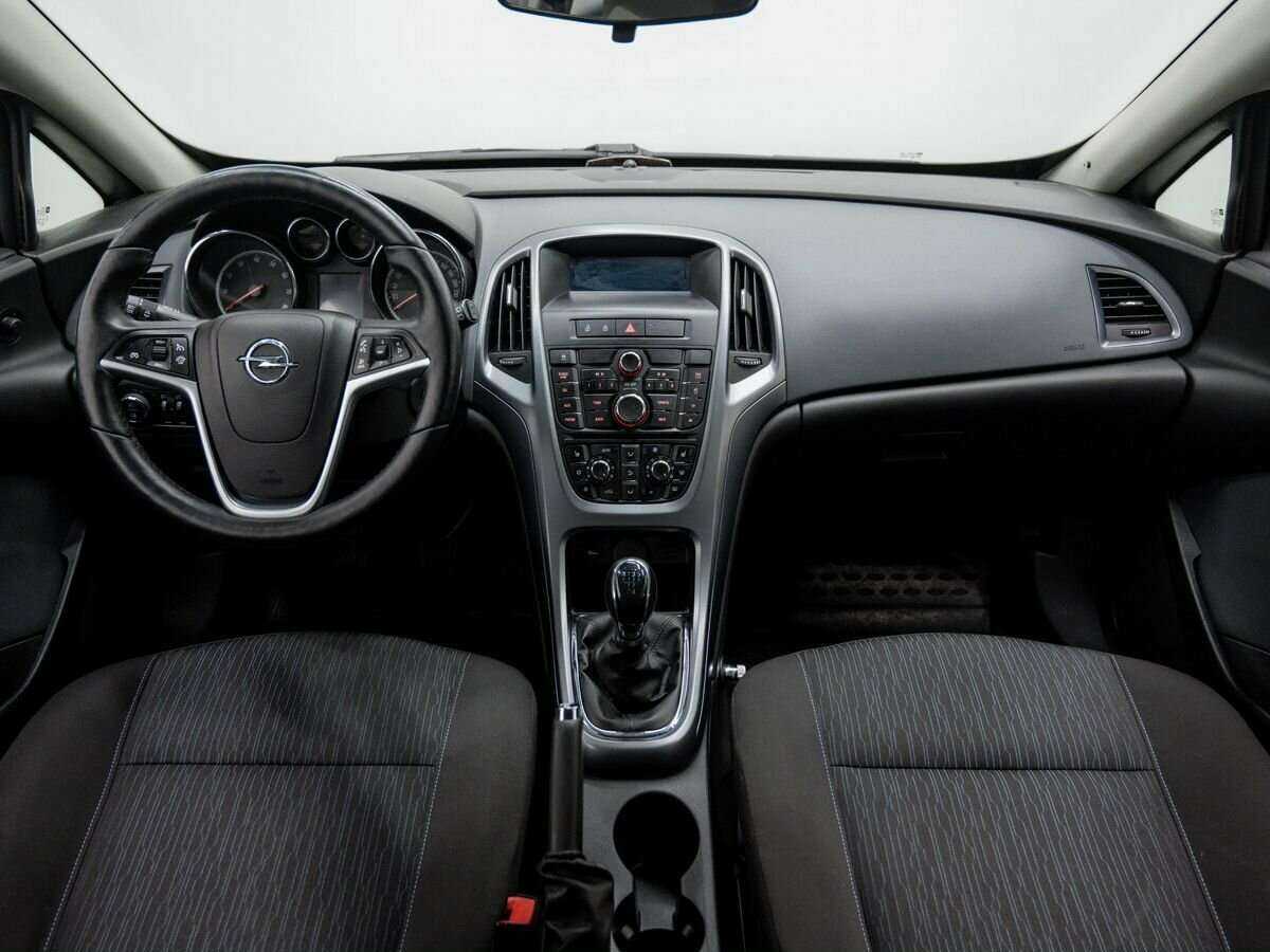 Opel Astra 2013 года с пробегом. Фото: #8