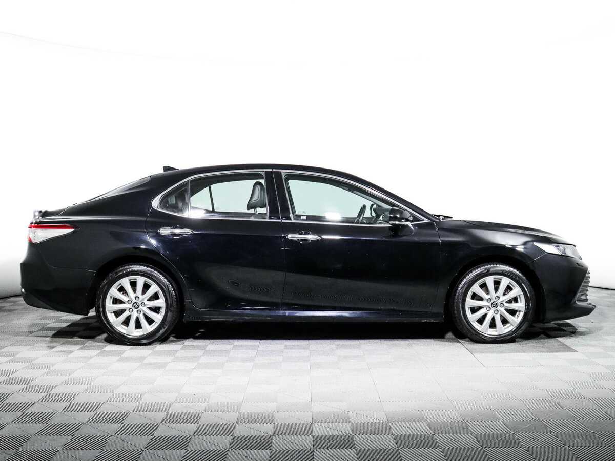 Toyota Camry 2019 года с пробегом. Фото: #3