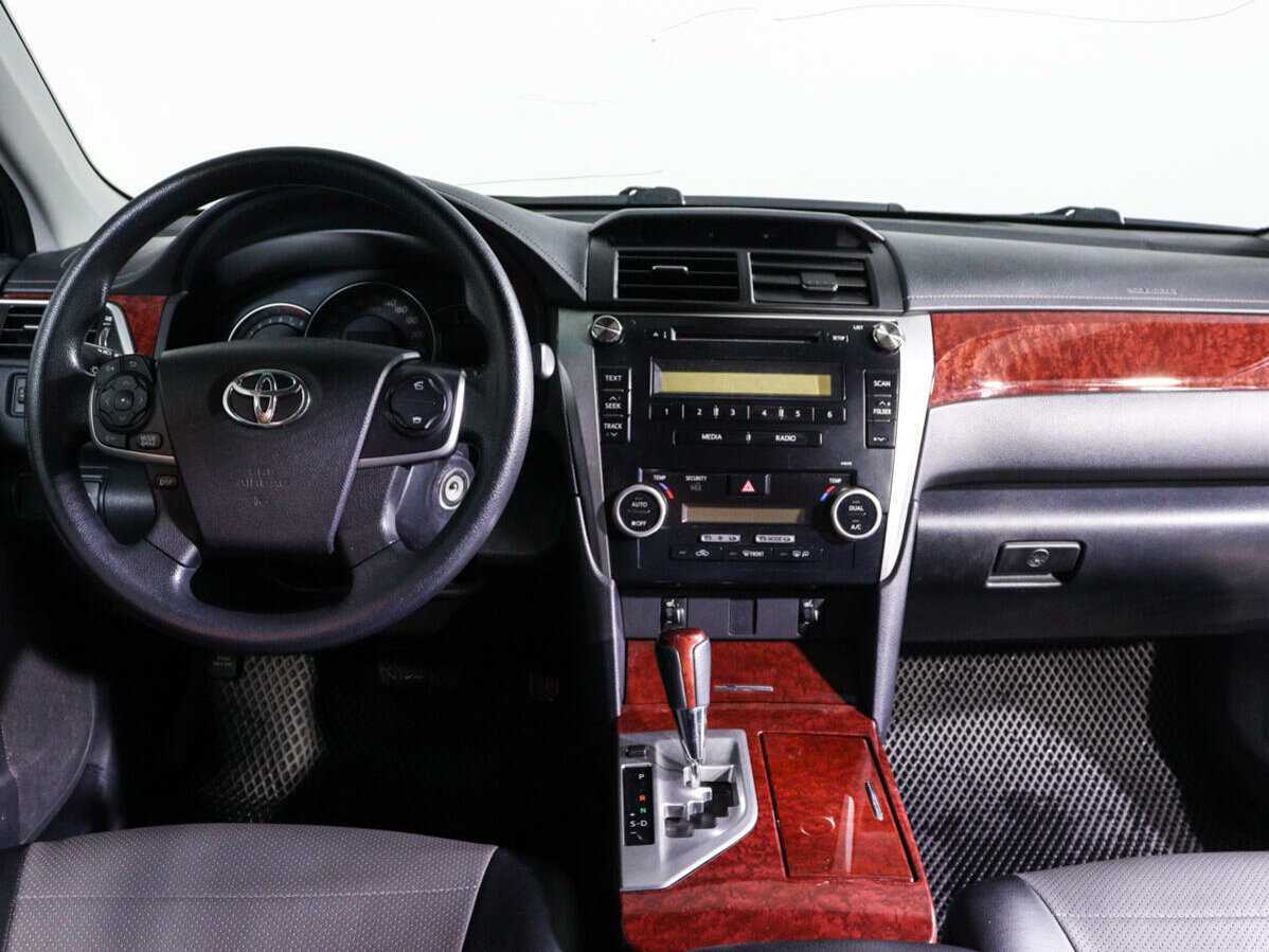 Toyota Camry 2013 года с пробегом. Фото: #11