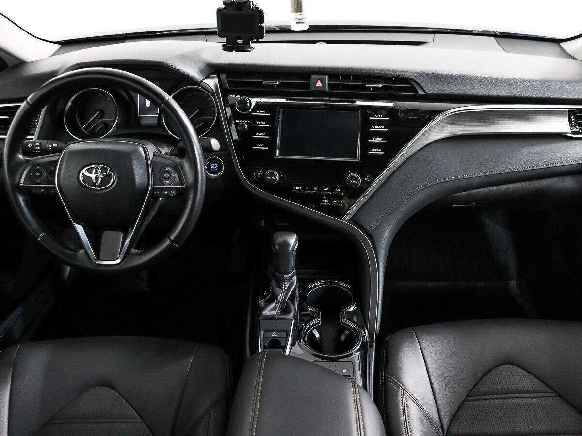 Toyota Camry 2020 года с пробегом. Фото: #10