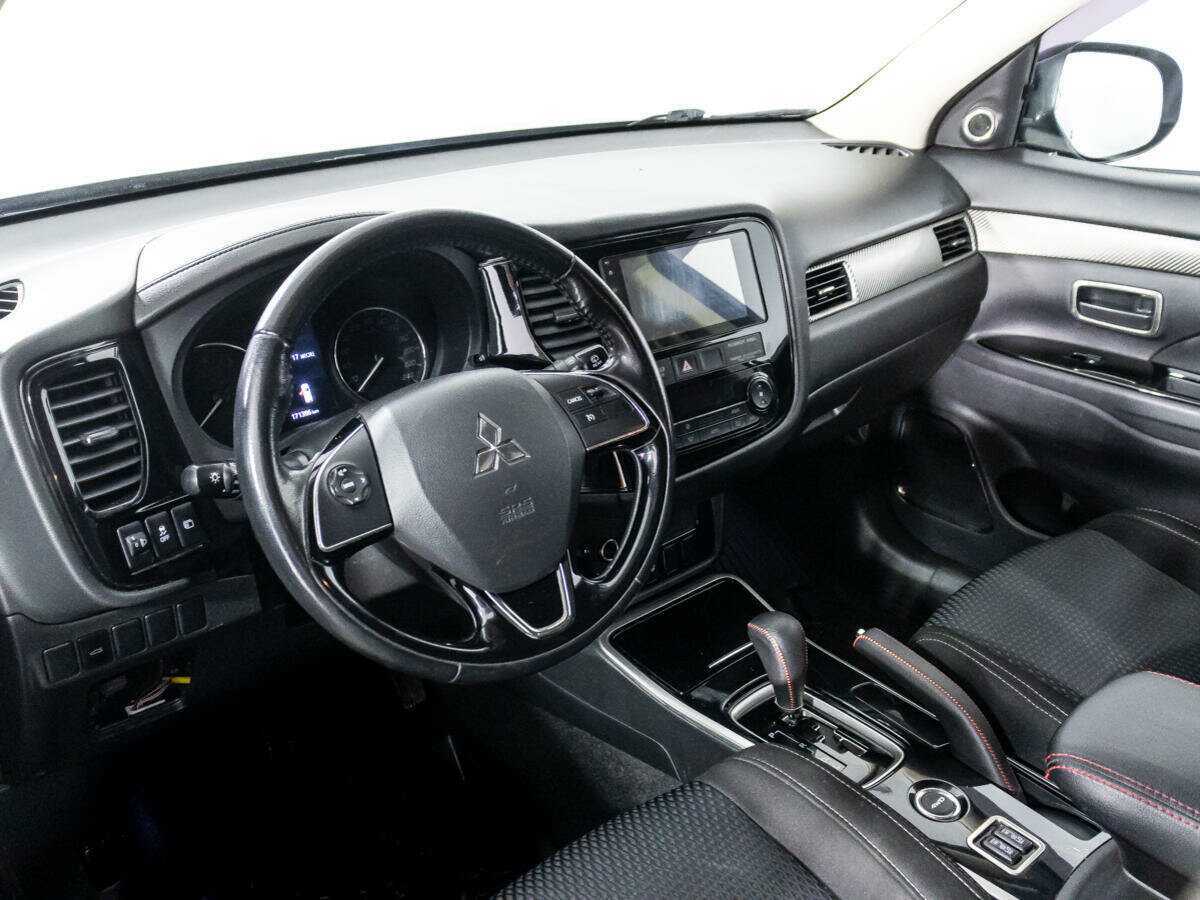 Mitsubishi Outlander 2017 года с пробегом. Фото: #10