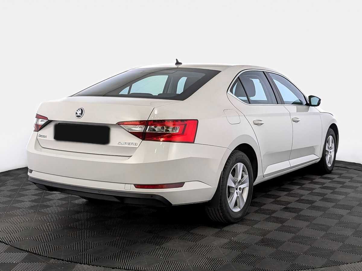 Skoda Superb 2017 года с пробегом. Фото: #4