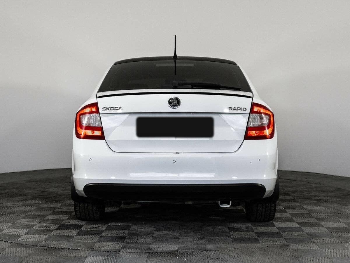 Skoda Rapid 2015 года с пробегом. Фото: #4