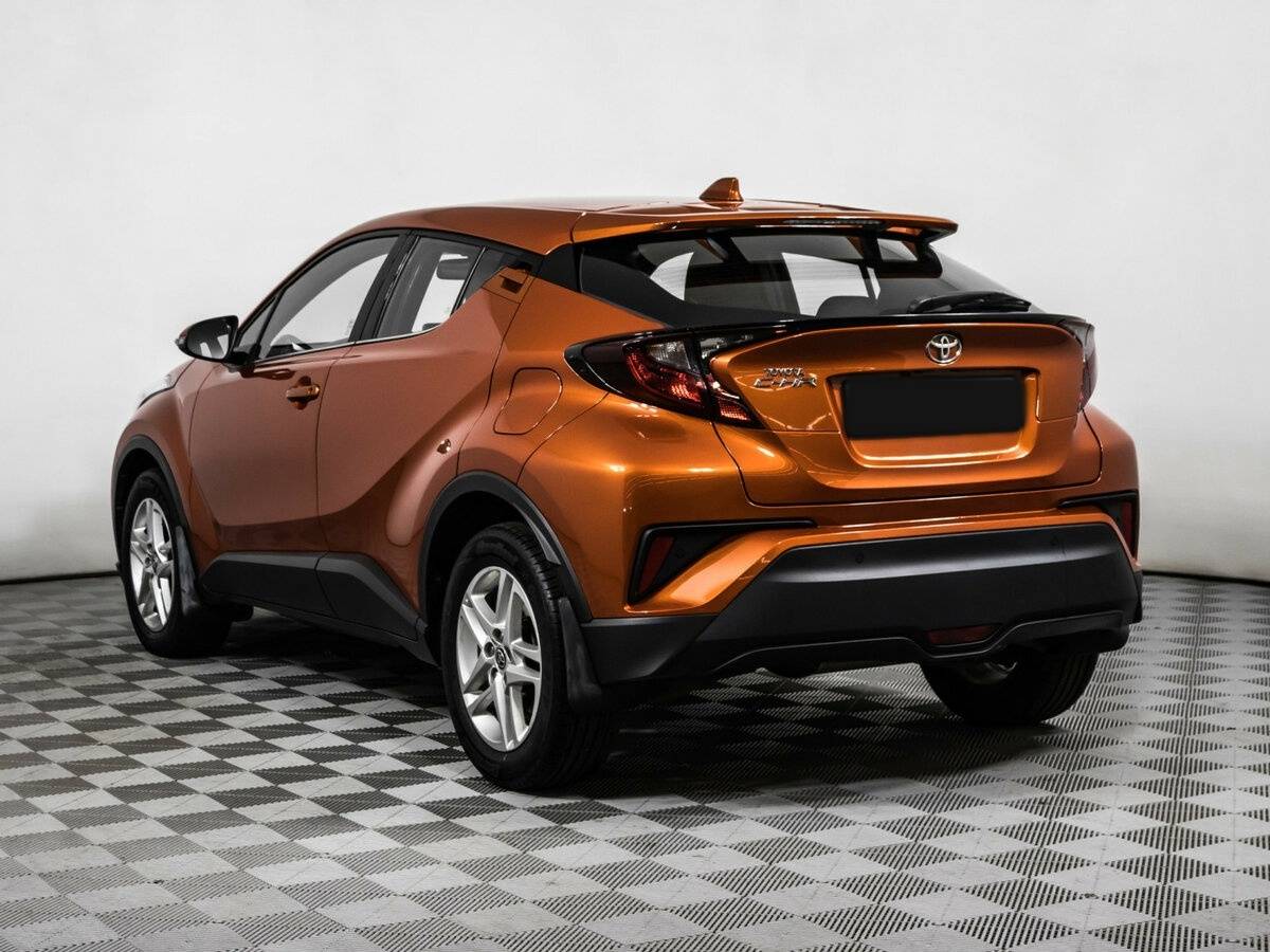 Toyota C-HR 2019 года с пробегом. Фото: #6
