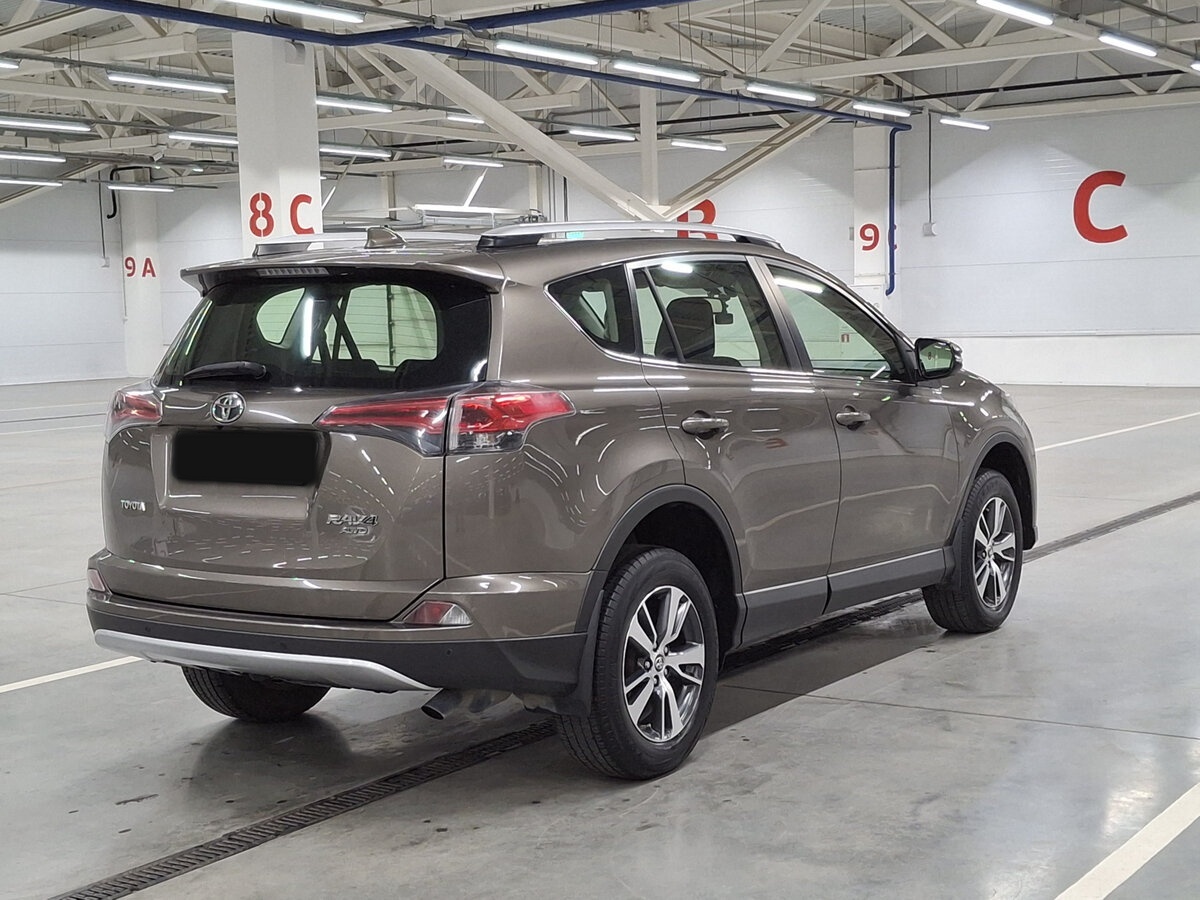 Toyota RAV4 2015 года с пробегом. Фото: #4