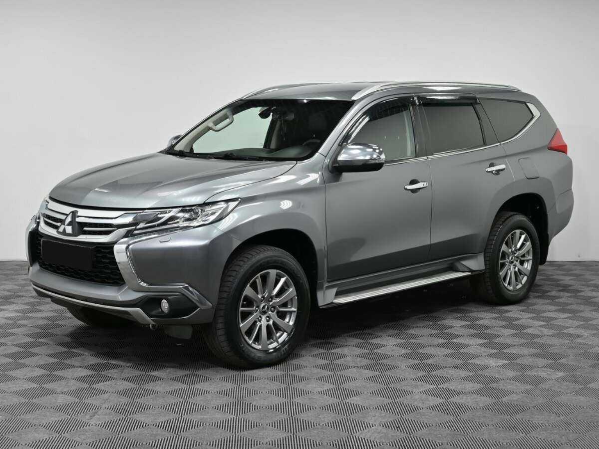 Mitsubishi Pajero Sport 2017 года с пробегом. Посмотреть фото