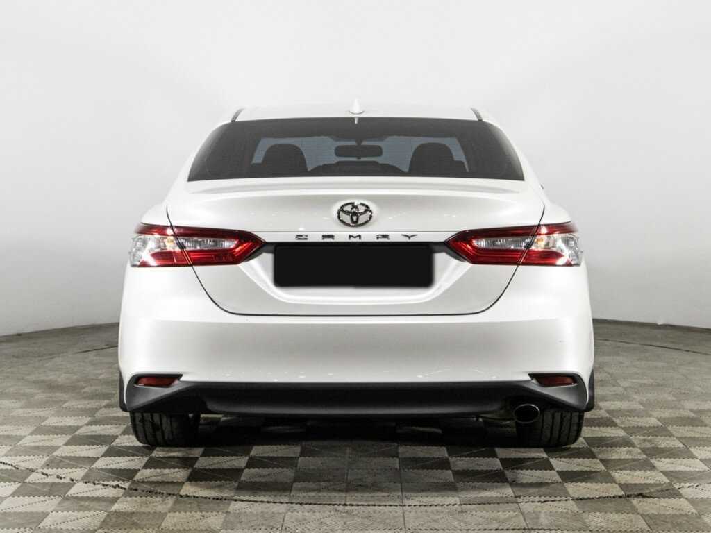 Toyota Camry 2021 года с пробегом. Фото: #5